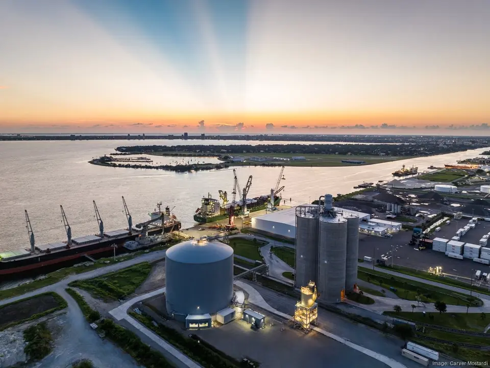 Atardecer sobre el puerto de Tampa, Florida